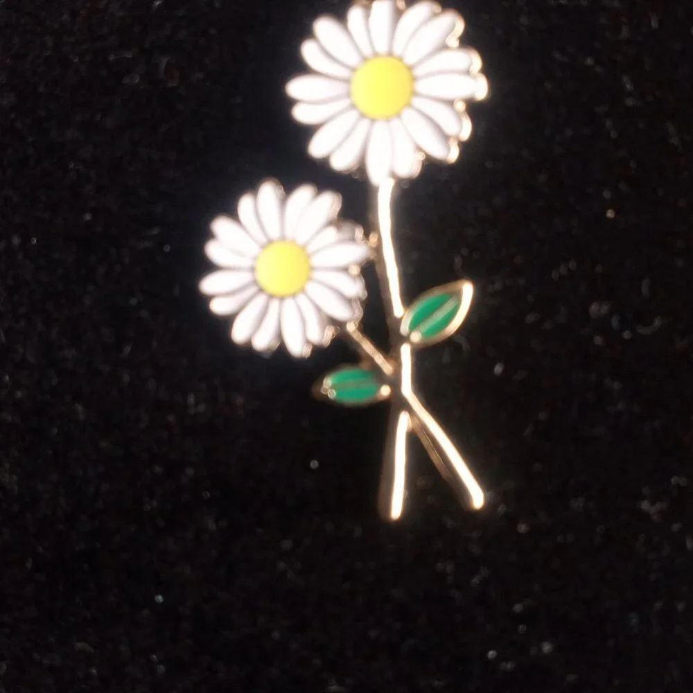 Flower necklace - Picture 2 of 2